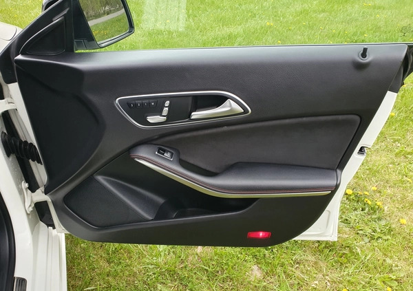 Mercedes-Benz CLA cena 99900 przebieg: 220000, rok produkcji 2017 z Kościan małe 667